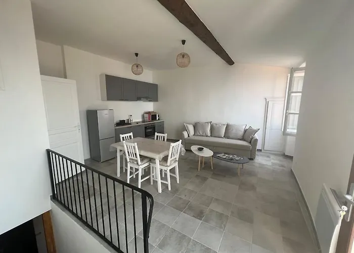 Au Coeur Du Village , Vue Mer